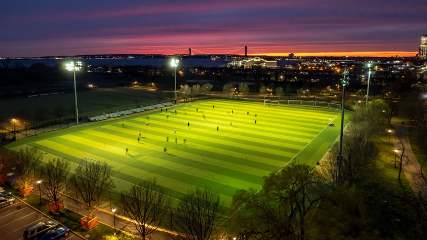 Iluminacion-para-canchas-de-futbol.jpg